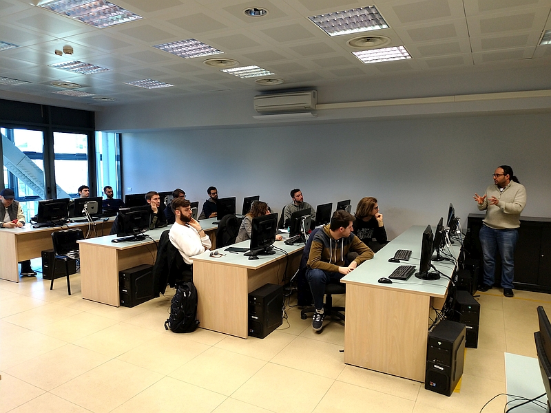 Prof. Sanchez discussing about instrumented bike functionalities